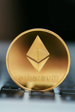 Cryptocurrency. Ethereum para bilgisayarda kapatın. Dijital para birimi simgesi. Yüksek çözünürlük