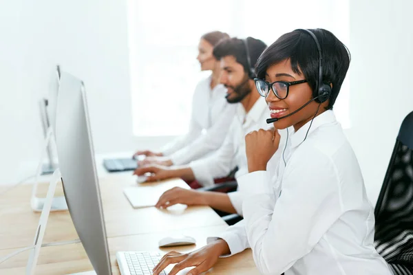 Kundenservice Online Call Center Betreiber Die Kunden Über Hotline Beraten — Stockfoto