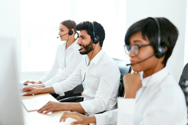 Kundtjänst Online Call Center Aktörer Consulting Klienter Hotline Hög Upplösning — Stockfoto
