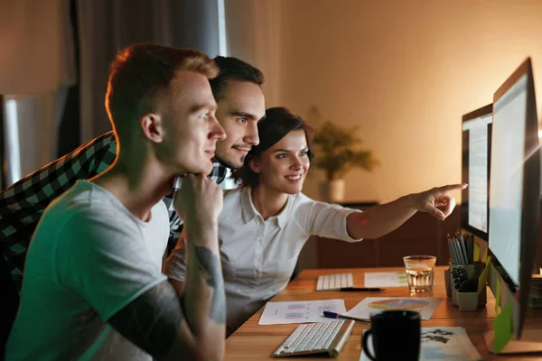 Programmeurs Werkt Aan Software Office Team Van Mensen Die Nieuwe — Stockfoto