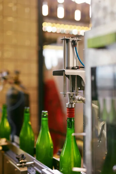 Cerveza Cervecería. Proceso de fabricación de cerveza artesanal — Foto de Stock