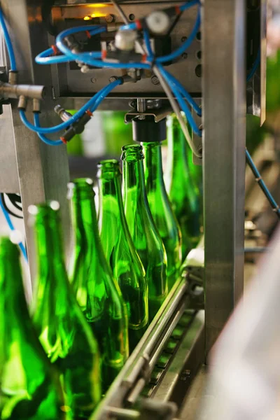 Cerveja processo de fabricação de cerveja na cervejaria . — Fotografia de Stock