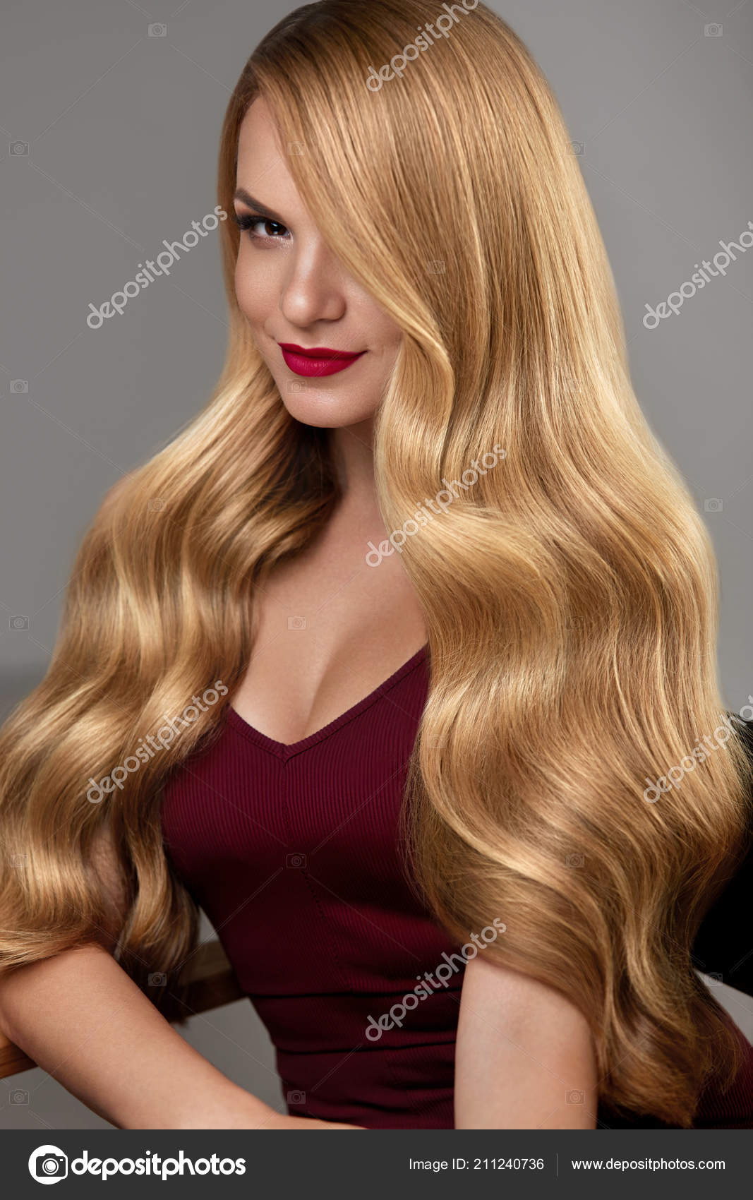Hair Style Beautiful Woman Healthy Wavy Long Blonde Hair Portrait Stock  Photo by ©puhhha 211240736