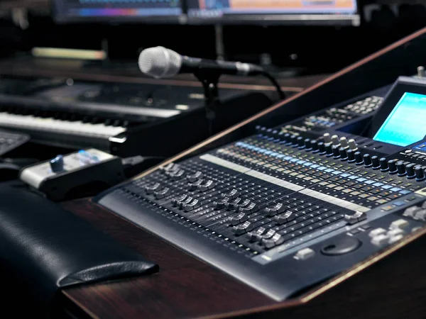 Music Recording Equipment In Sound Recording Studio — Stock Photo, Image