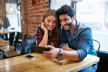 Kaç Cafe telefon istek ya da fotoğraf çekmek Video için kullanma.