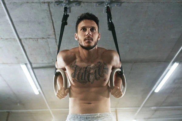 Sportsman Training With Gymnastics Rings At Crossfit Gym — Stock Photo, Image