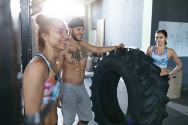 Spor sporcu Crossfit kulübünde eğitim