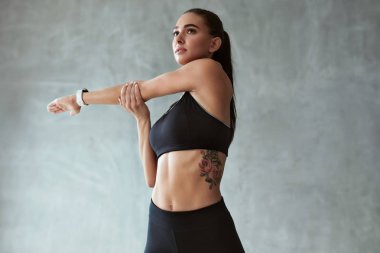Streç. Spor kadın moda siyah spor giysilerle germe