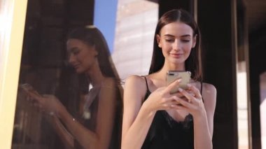 Cep telefonu kullanma Office güzel moda kadın