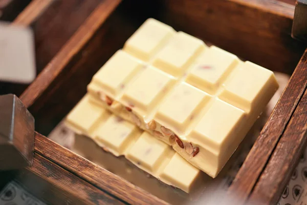 Primer plano de chocolate blanco. Dulces de chocolate — Foto de Stock