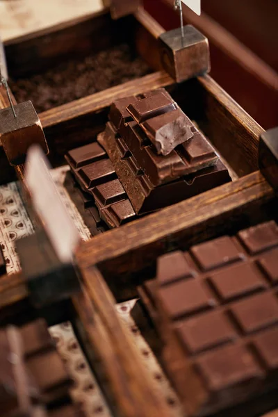 Csoki bárok cukrászda closeup. — Stock Fotó