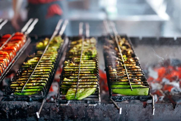 Zöldségek grill grill closeup. — Stock Fotó