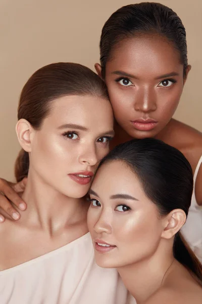 Szépség Változatos Modellek Portré Gyengéd Kaukázusi Ázsiai Vegyes Rasszú Nők — Stock Fotó