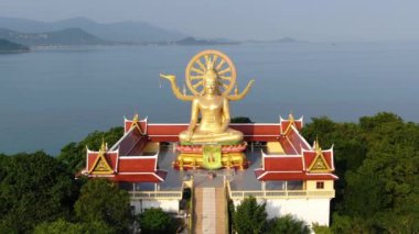 Tayland simgesi. Altın büyük Buda Tapınağı 'nın havadan görünüşü