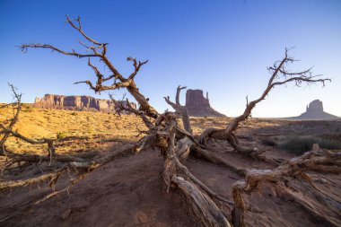 Monument Valley, günbatımı, Arizona, ABD.