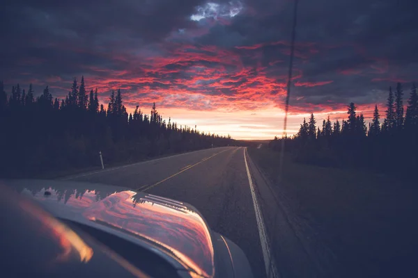 Avond Tocht Auto Met Een Asfaltweg — Stockfoto