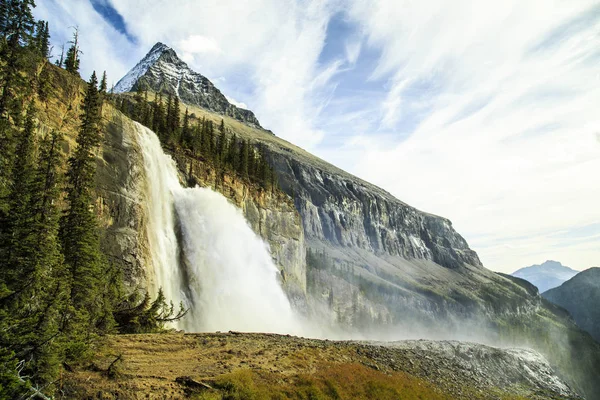 Montanha Com Cachoeira Vista Panorâmica — Fotografia de Stock