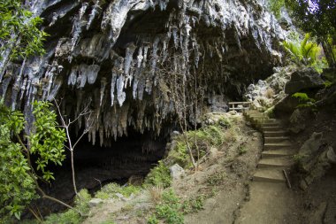 Sarkıtlı mağara, iç.