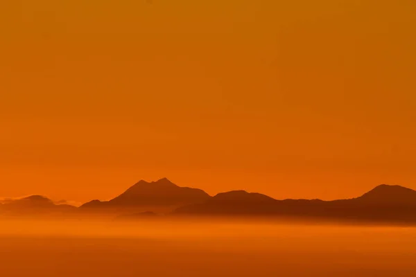 Magnífico Paisaje Montañas Tiempo Nublado — Foto de Stock