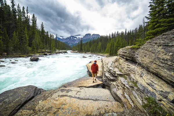 Man Watching River Mountains Front Him — Stock Photo, Image