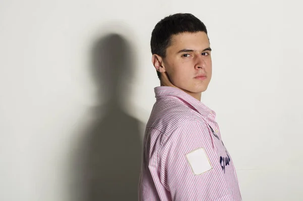 Young White Man Shirt Looks Camera — Stock Photo, Image