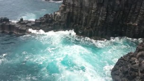 Mar Verde Movimiento Las Olas Del Océano Con Cielo Azul — Vídeos de Stock