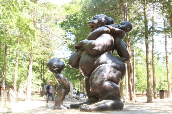 Namiseom South Korea July 2018 Famous Gigantic Statue Mother Breastfeeding — Stock Photo, Image