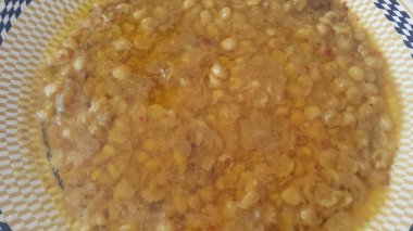 Geleneksel Asya baharatlı mercimek veya Hint tabak ev yapımı