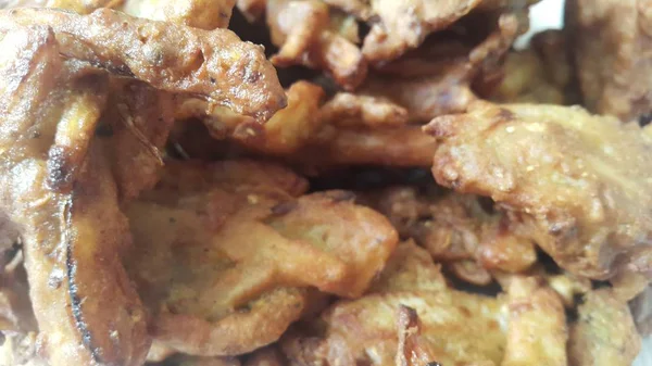 Maíz crujiente Tikki, pakora / pakoda o empanadas son populares indio o pakistaní bocadillo de comida callejera — Foto de Stock