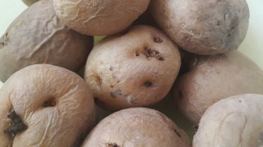  pazarda taze organik patates görünümünü yakın: patates arka plan doku