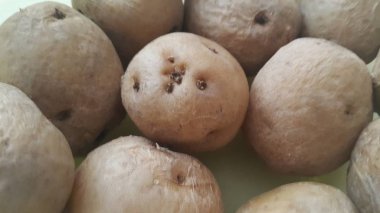  pazarda taze organik patates görünümünü yakın: patates arka plan doku