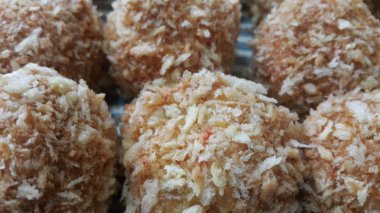 Kızarmış pizza bombalar veya pizza topları çekim görünümü pizza değiştirilmiş şeklinde.