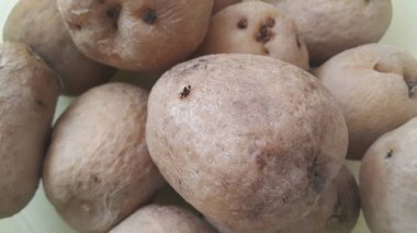  pazarda taze organik patates görünümünü yakın: patates arka plan doku