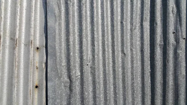 Prata corrugado metal folha textura fundo — Fotografia de Stock
