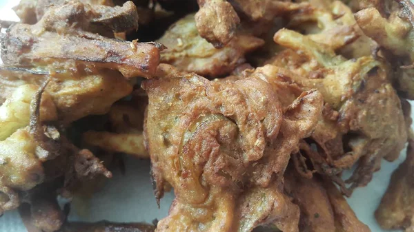 Milho crocante Tikki, pakora / pakoda ou rissóis são populares indiana ou paquistanesa comida de rua lanche — Fotografia de Stock