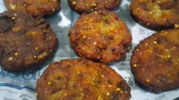 Close up view of delicious spicy fried kebab, Asian fast food recipe at home.  Food background for text and advertisements — Stock Video