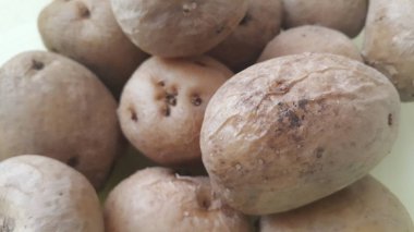  pazarda taze organik patates görünümünü yakın: patates arka plan doku