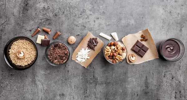各种美味和美味的巧克力背景 — 图库照片