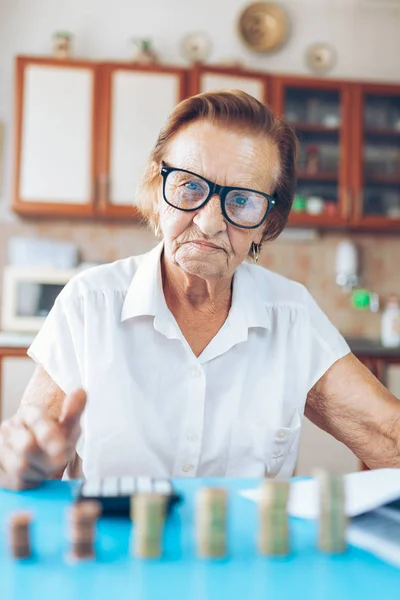 Senior Woman Home Checking Her Finances Invenstments — Stock Photo, Image