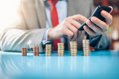 İşadamı ve mali yatırımını tablo