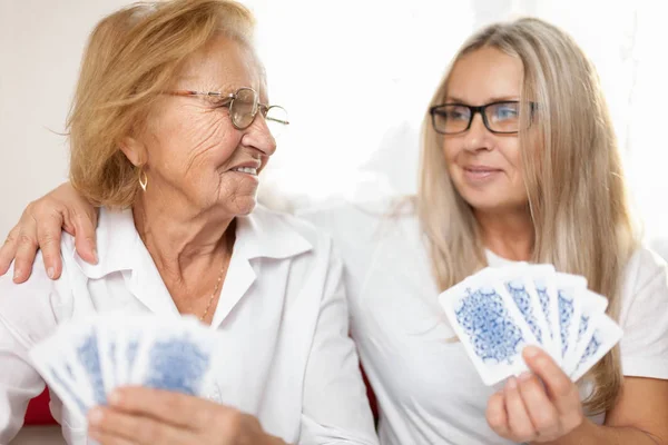 Zorg Ondersteuning Bieden Voor Ouderen — Stockfoto