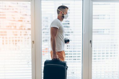 Corona virüsü salgını sırasında zor bir tatil yolculuğu