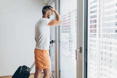 Corona virüsü salgını sırasında zor bir tatil yolculuğu