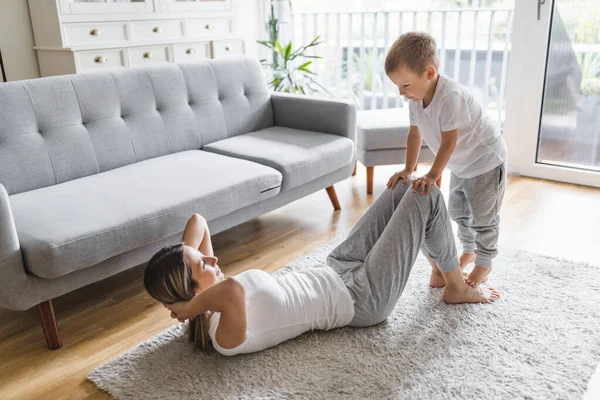 Mom Her Young Son Working Out Living Room — Stock Photo, Image