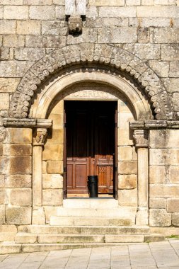 Allariz İspanya 'daki tarihi dini mimarinin detaylı bir görüntüsü Zengin bir Kültür Mirası