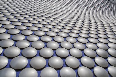 Birmingham, İngiltere: 29 Haziran 2018: Selfridges, Birmingham şehrinin en belirgin ve ikonik simgeyapılarından biridir. Bullring Alışveriş Merkezi'nin bir parçasıdır.. 