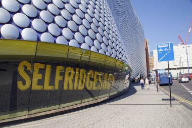 Birmingham, İngiltere: 29 Haziran 2018: Selfridges, Birmingham şehrinin en belirgin ve ikonik simgeyapılarından biridir. Bullring Alışveriş Merkezi'nin bir parçasıdır.. 