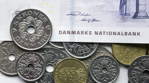 Billete Cincuenta Coronas Con Una Selección Monedas Danesas Mixtas Formato — Foto de Stock