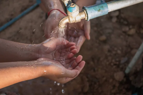 Close Asian Children Wash Hands — Stock Photo, Image