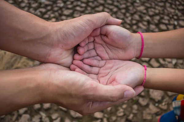 Father Children Hold Hands Help Each Other Drought Drought Concept — Stock Photo, Image